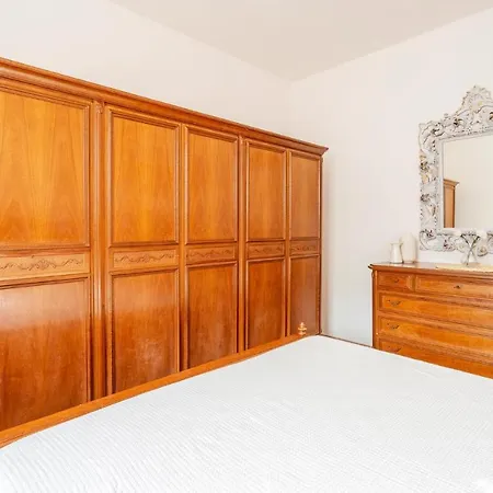 Vakantiehuis Beautiful In With Wifi *