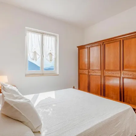 Vakantiehuis Beautiful In With Wifi *